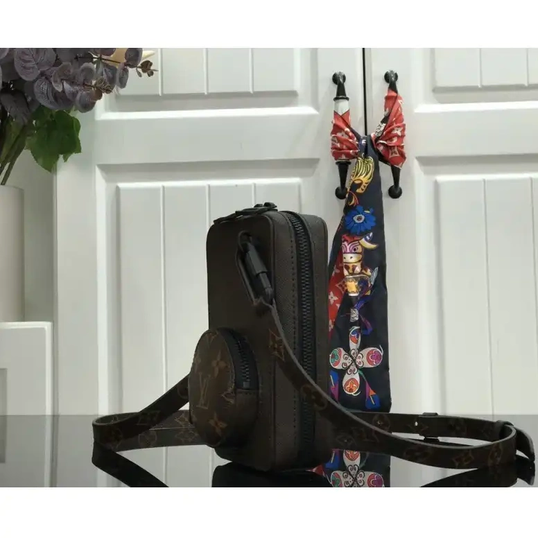Brother Sam LV Bags 205FY0100 0728